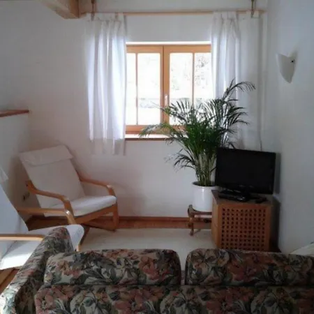 Haus Perlgut - Maraun Alessia