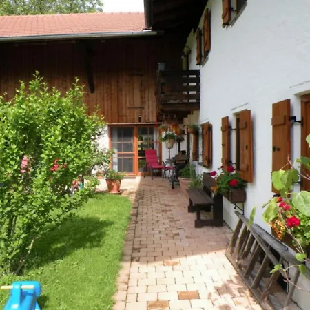 Haus Perlgut - Maraun Alessia